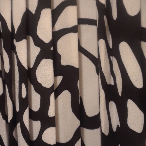 PLEATED MAXI SHIRT - Picture 4 of 11